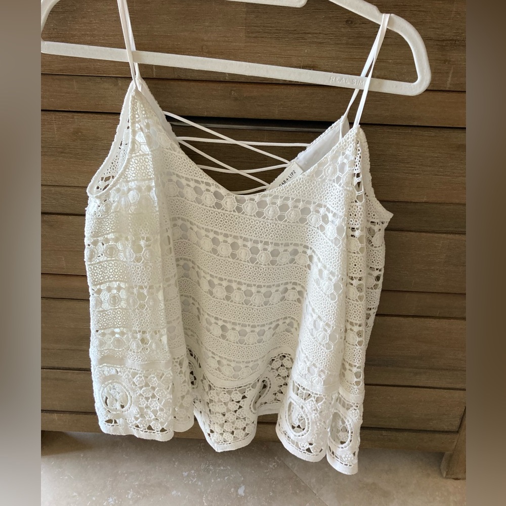 Lace top 
Company Sugar  L!PS
Size Medium 
White great condition